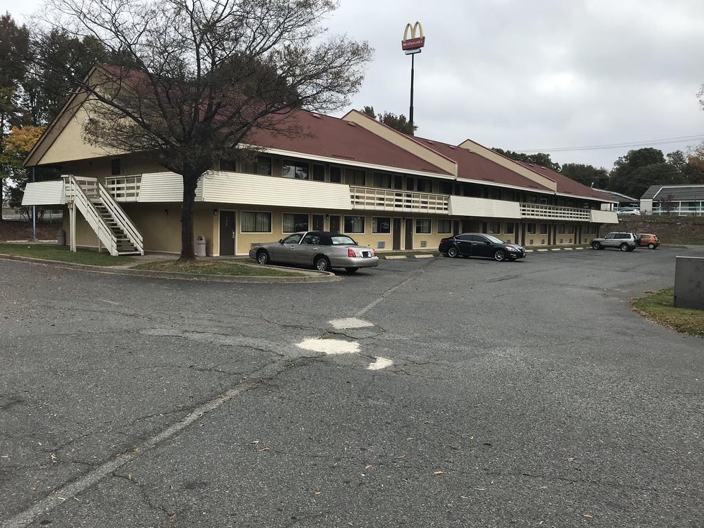 Royal Inn Charlotte Exterior foto